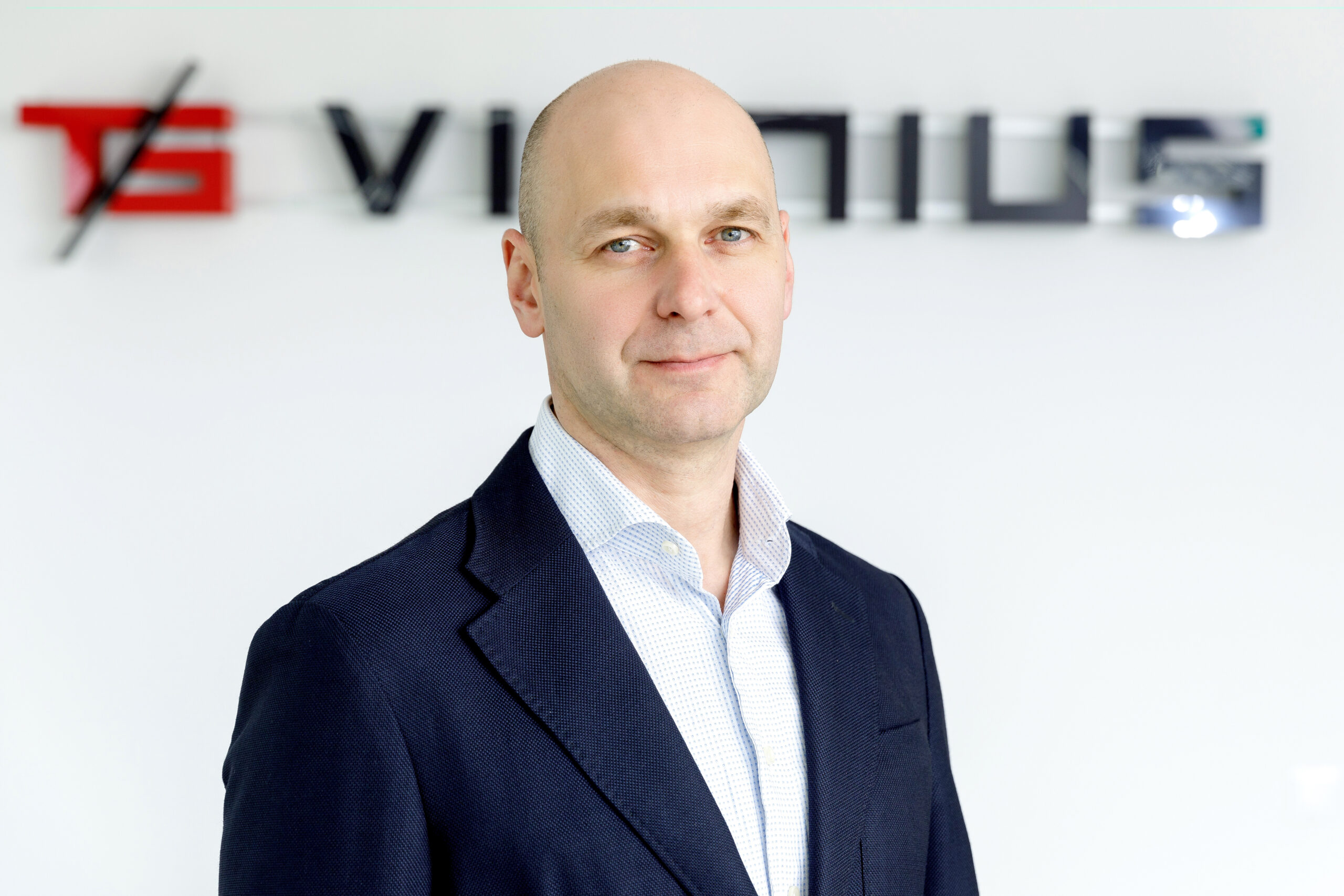 „TS Vilnius“ darbų meistras priėmėjas prie serviso logotipo